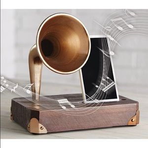 Studio Mercantile Wooden Phone Amplifier